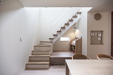 アイデザインホーム株式会社 山陽支社 福山支店の施工事例「小上がりヌックが家族をつなぐ 24坪の敷地に叶えた3階建ての家」の画像2