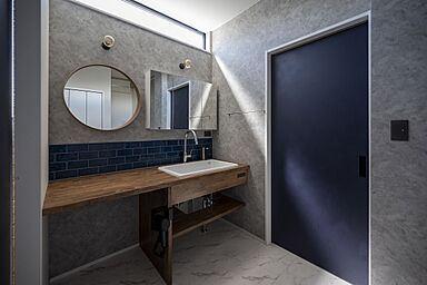 SKIP&カフェデザイン アイデザインホームの施工事例「家族が自然に集うリビングとビルトインガレージのある平屋」の画像8