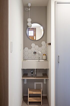 SKIP&カフェデザイン アイデザインホームの施工事例「小上がりヌックが家族をつなぐ 24坪の敷地に叶えた3階建ての家」の画像5