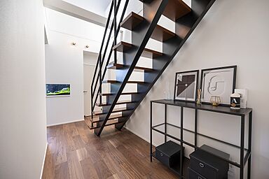 アイデザインホーム株式会社 東海支店の施工事例「アクアリウムと吹抜のある 明るい玄関で迎える家」の画像8