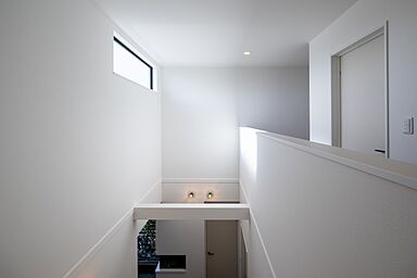 アイデザインホーム株式会社 東海支店の施工事例「アクアリウムと吹抜のある 明るい玄関で迎える家」の画像9