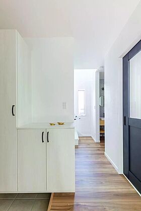 アオイホーム株式会社の施工事例「【かわいい×おしゃれ リビング吹抜のお家】鹿沼市」の画像3