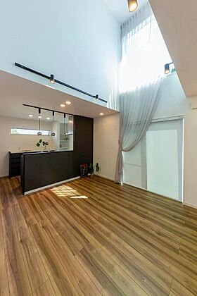 アオイホーム株式会社の施工事例「【かわいい×おしゃれ リビング吹抜のお家】鹿沼市」の画像5