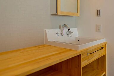 アオイホーム株式会社の施工事例「【塗り壁にしかできない】雰囲気のある広々玄関のお家」の画像8