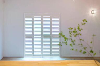 アオイホーム株式会社の施工事例「【ガルバリウム×屋根外壁】ホワイトを基調とした平屋のお家」の画像10