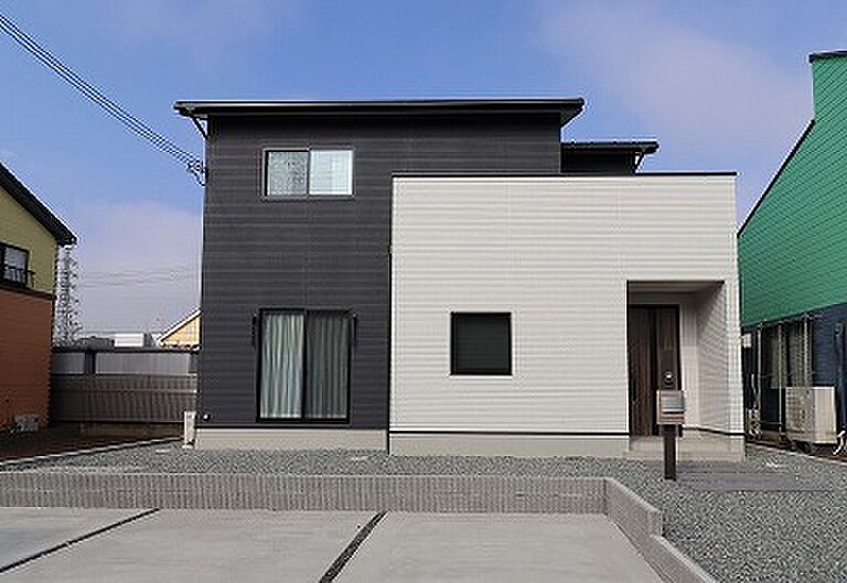 ユニバーサルホーム 八日市店の公式画像_外観8