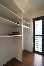 シンプルモダンスタイルの収納 ユニバーサルホーム 南彦根店の事例画像