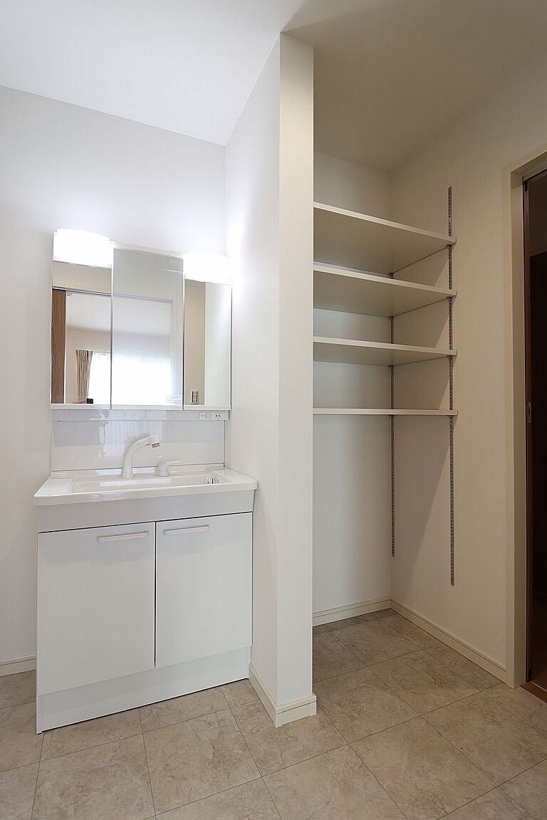 ユニバーサルホーム 八日市店の公式画像_洗面7