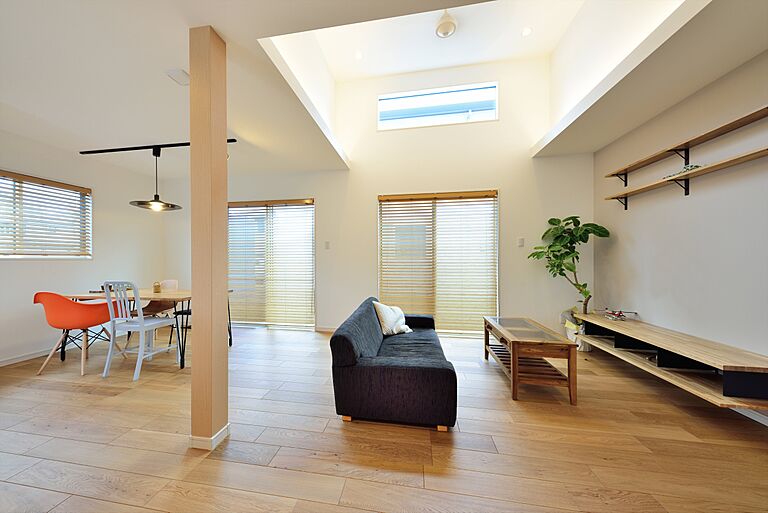 ユニバーサルホーム 八日市店の公式画像_リビング3