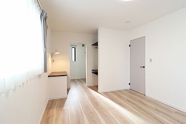 ユニバーサルホーム 南彦根店の施工事例「【2階建て/4LDK】玄関からキッチンが一直線!?家事ラク動線の家」の画像7