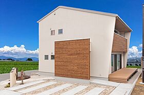 ユニバーサルホーム 南彦根店の施工事例「木の素材感を引き立てる、心地よい吹き抜け空間のある家」の画像6