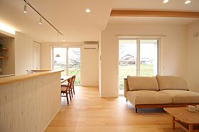 ユニバーサルホーム 長浜店の施工事例「インナータイルデッキのある、シンプルおしゃれな平屋の住まい」の画像1