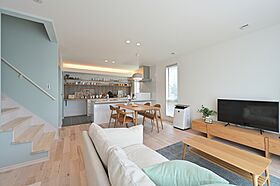 ユニバーサルホーム津店 【ユニバーサルホーム加盟法人上棟ランキング25年連続1位】の施工事例「北欧ブルーで彩るやさしい住まい」の画像1