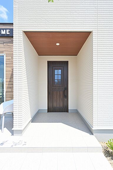 ユニバーサルホーム津店 【ユニバーサルホーム加盟法人上棟ランキング25年連続1位】の施工事例「北欧ブルーで彩るやさしい住まい」の画像10