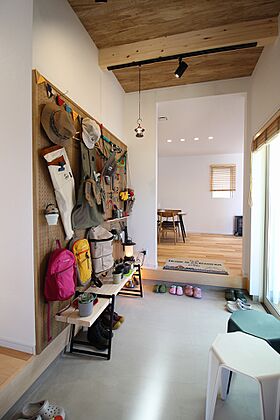 ユニバーサルホーム津店 【ユニバーサルホーム加盟法人上棟ランキング25年連続1位】の施工事例「【DODコラボ】キャンパーがこだわった住まい」の画像2