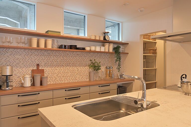 ユニバーサルホーム津店 【ユニバーサルホーム加盟法人上棟ランキング25年連続1位】の公式画像_キッチン5