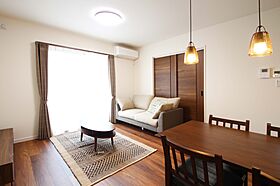 ユニバーサルホーム津店 【ユニバーサルホーム加盟法人上棟ランキング25年連続1位】の施工事例「ダークトーンで高級感のある住まい」の画像3