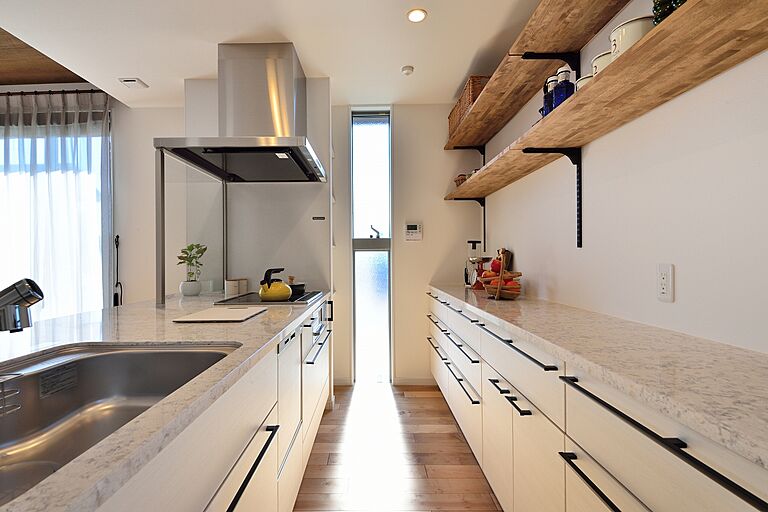 ユニバーサルホーム津店 【ユニバーサルホーム加盟法人上棟ランキング25年連続1位】の公式画像_キッチン4