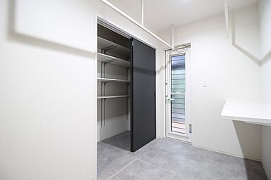 【ビギンズの家】ワークホームズ 近江八幡店の施工事例「グレーで魅せる、ホテルライクな住まい」の画像6