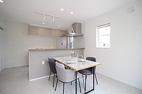 【ビギンズの家】ワークホームズ 近江八幡店の施工事例「白と光が映える、開放感のあるLDKのある住まい」の画像3