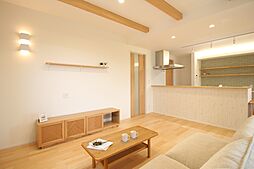 株式会社ビーバーハウス注文住宅レストの施工事例「インナータイルデッキのある、シンプルおしゃれな平屋の住まい」の画像