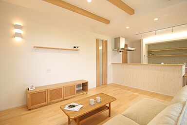 【ビギンズの家】ワークホームズ 近江八幡店の施工事例「インナータイルデッキのある、シンプルおしゃれな平屋の住まい」の画像