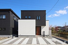【ビギンズの家】ワークホームズ 近江八幡店の施工事例「ギャップが魅せる、心地よい団らん空間」のメイン画像