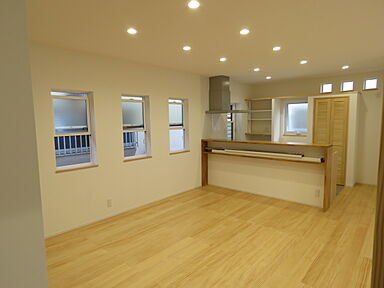 株式会社七福ホームの施工事例「オール無垢&2世帯&工夫の間取り」の画像2