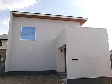 株式会社七福ホームの施工事例「ホワイト&シンプルモダンの家 スキップフロア有」の画像