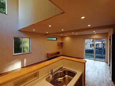 株式会社七福ホームの施工事例「北米スタイルの内観×広々リビングの家」の画像4