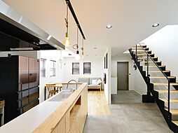 ヘルシーホームの施工事例「鉄骨階段が主役の家」の画像