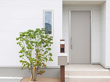 ヘルシーホームの施工事例「ナチュラルモダンで真っ白な家」の画像1