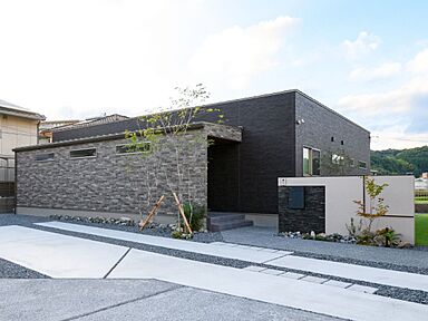 ヘルシーホームの施工事例「プライバシーと開放感を両立した家」の画像