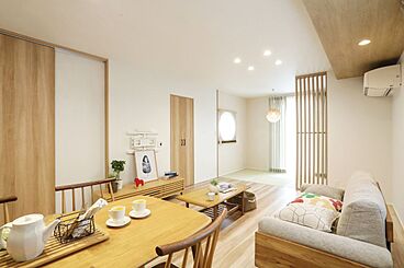 ヘルシーホームの施工事例「和の温もり、リビングのくつろぎを感じる家」の画像