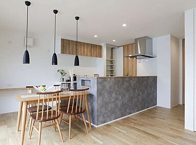 ヘルシーホームの施工事例「木目の温かみを感じるLDKの家」の画像2