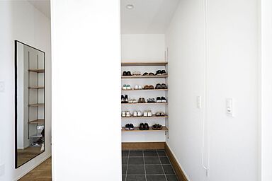 ヘルシーホームの施工事例「中庭が織りなす、プライベート空間で過ごす贅沢なひととき」の画像1