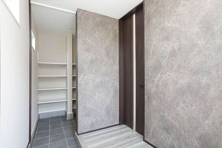 ヘルシーホームの公式画像_玄関2