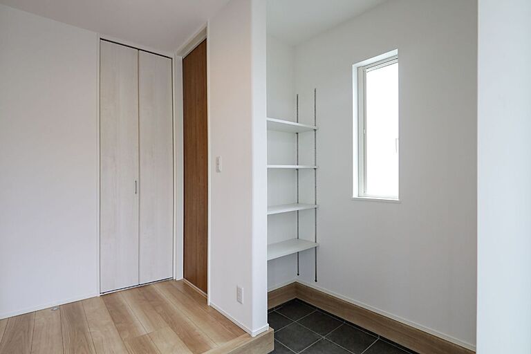 ヘルシーホームの公式画像_玄関2