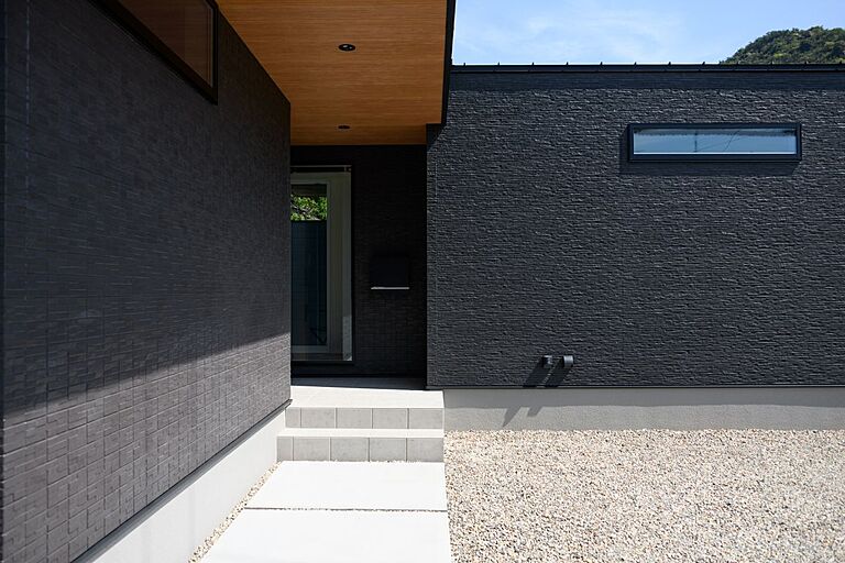 ヘルシーホームの公式画像_玄関2