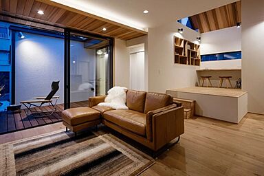 ヘルシーホームの施工事例「木の天井材が美しい、開放感と心地よさに満ちた平屋注文住宅」の画像1