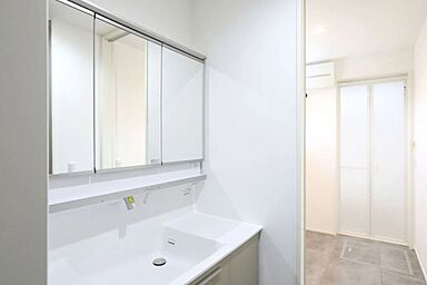 ヘルシーホームの施工事例「シンプルで洗練された、暮らしに寄り添う二階建ての家」の画像4