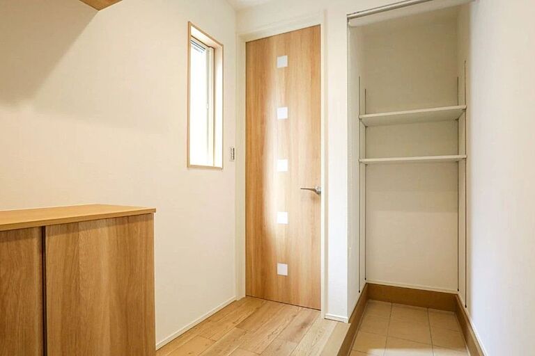 ヘルシーホームの公式画像_玄関2