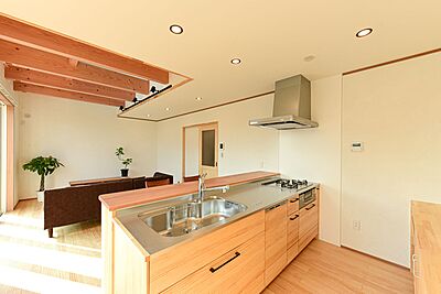 木の家スタイルのリビング 無垢ハウスの事例画像