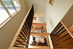 無垢ハウスの施工事例「1.5階建て猫と暮らす家」の画像3