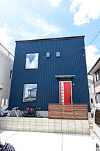 シンプルモダンスタイルの外観 無垢ハウスの事例画像