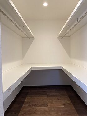 イシンホーム岐阜関店の施工事例「収納力のある自給自足二世帯住宅」の画像5