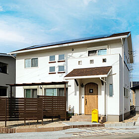 株式会社シアーズホームの施工事例「【4LDK/2000万円台/間取り図有/自然素材】ナチュラル&アンティークな家」のメイン画像