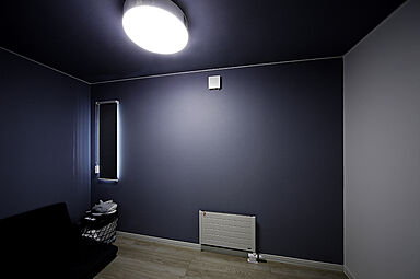 豊栄建設株式会社の施工事例「“引き算式”で、念願のヌックやアールの下がり壁などを取り入れた海外風住宅」の画像5