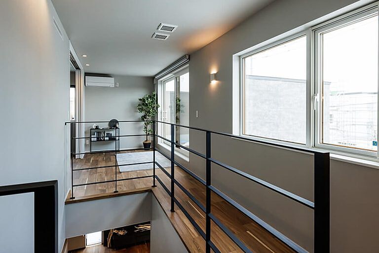 豊栄建設株式会社の公式画像_階段9