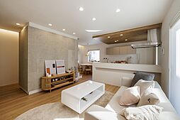 シュガーホーム盛岡西店の施工事例「光と影が織りなす くつろぎの住まい」の画像